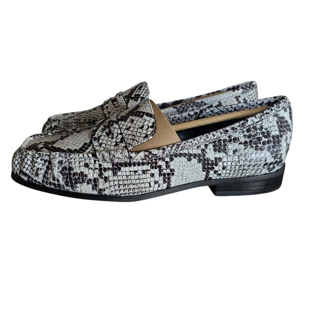 🔥NIB Michael Kors Carlson Loafer, Color: Aluminum, Size 7.5 - Picture 2 of 9